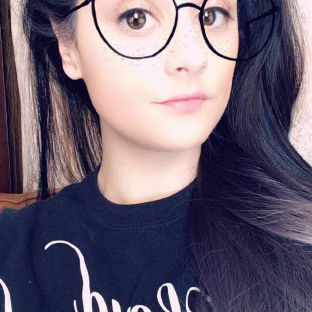 Meet your Posher, Kayla